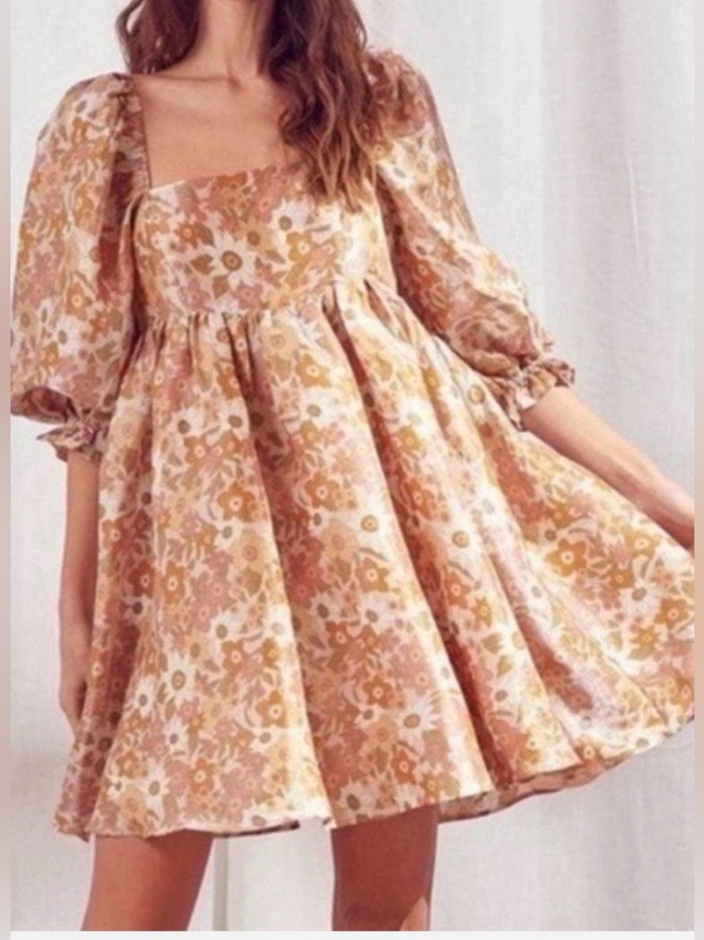 STORIA NWT metallic retro floral pattern, puff sleeved babydoll dress. Feminine